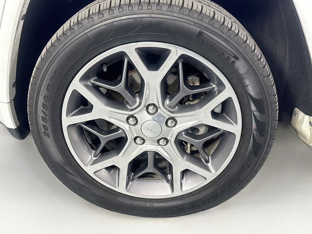 Used Car 2020 Jeep Grand Cherokee  Overland For Sale Under $30,000 In Austin, Texas