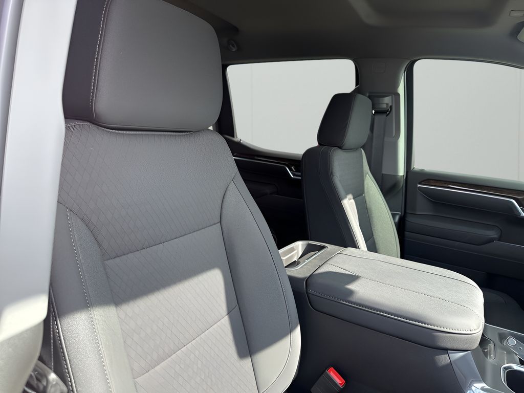 New 2026 White GMC Elevation image 15