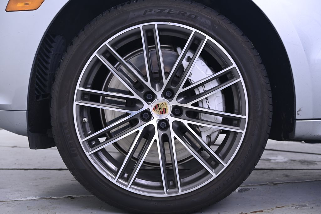 Thumbnail: 2021 Porsche Macan - 11