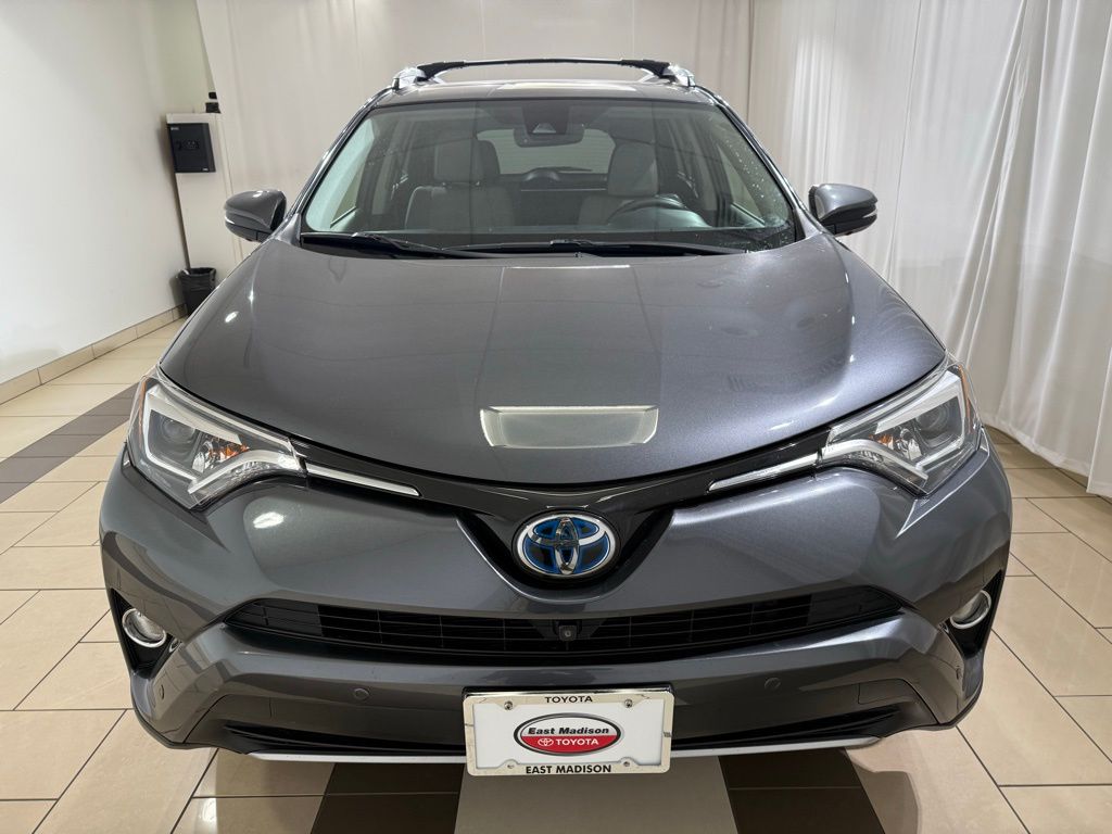 Thumbnail: 2017 Toyota RAV4 - 8