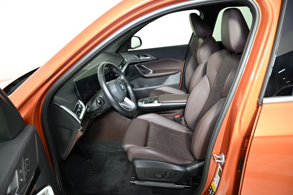 Thumbnail: 2023 BMW X1 - 14