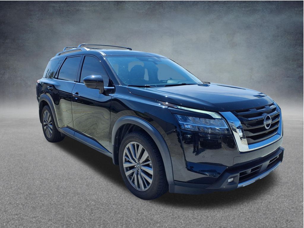 View vehicle photo 4
