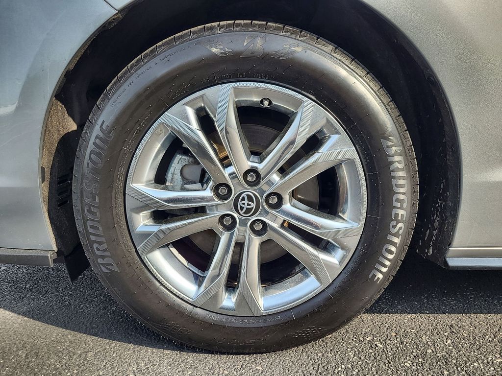 2022 Toyota Sienna XSE 10