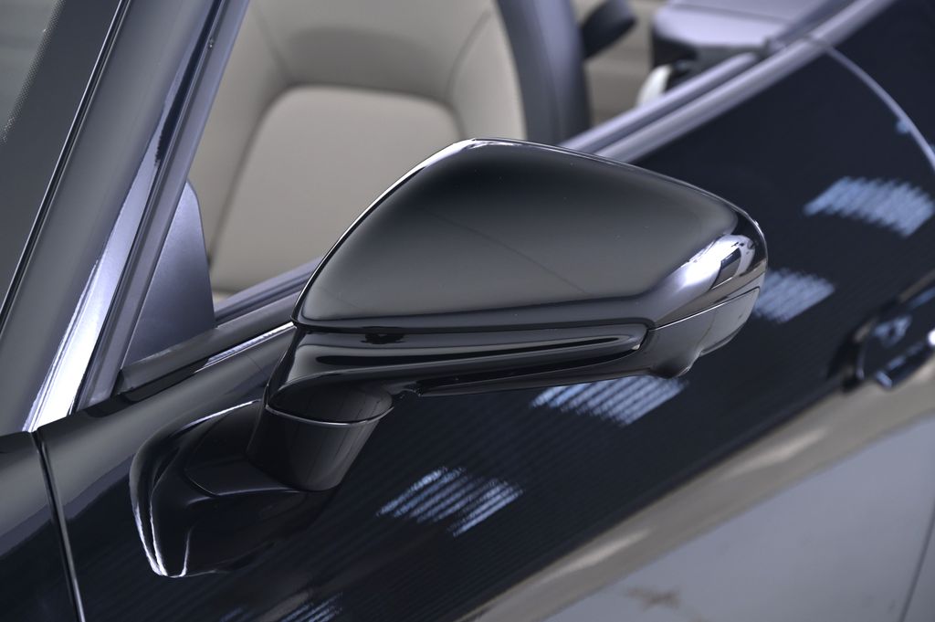 Thumbnail: 2025 Porsche 911 - 17