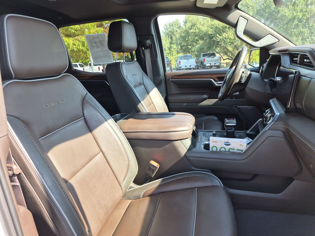 Used 2023 White GMC Denali image 40