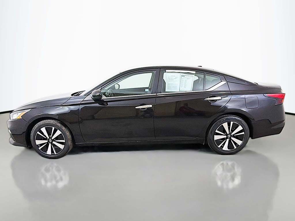 Used 2022 Black Nissan 2.5 SV image 12