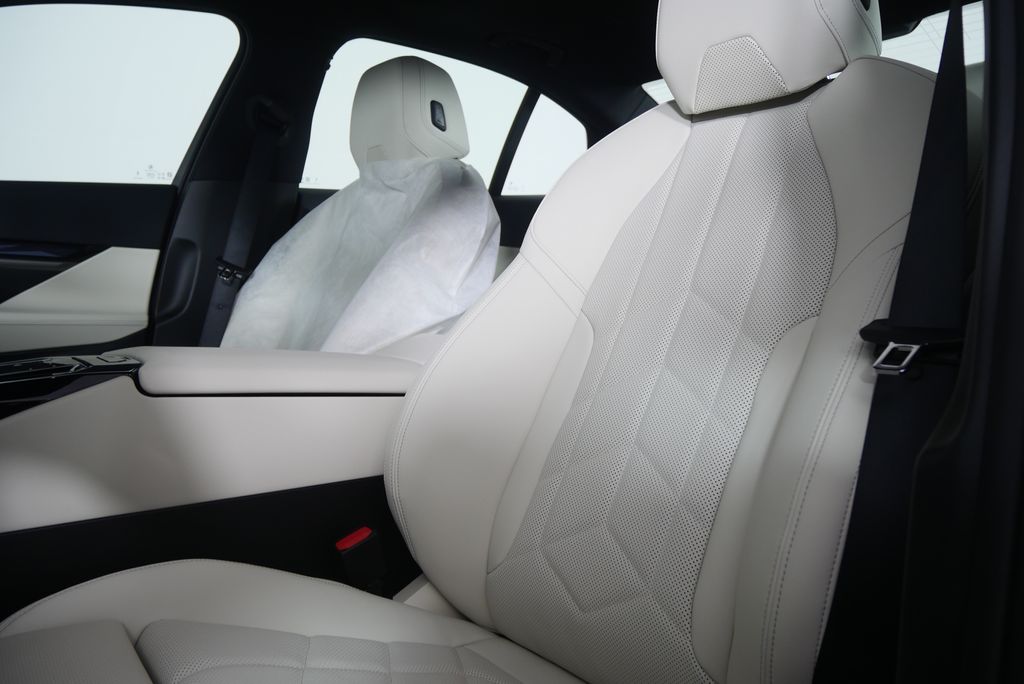 Thumbnail: 2026 BMW i5 - 11