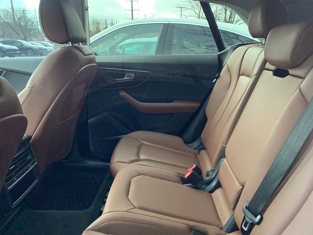 Thumbnail: 2019 Audi Q8 - 8