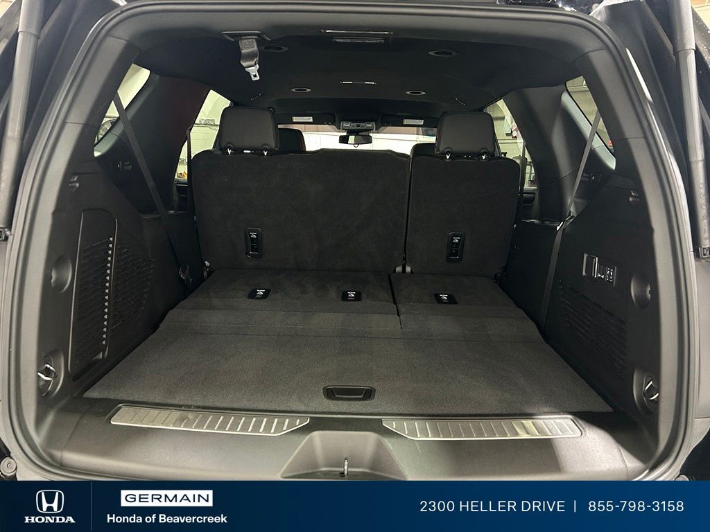 Used 2025 Black GMC AT4 image 31