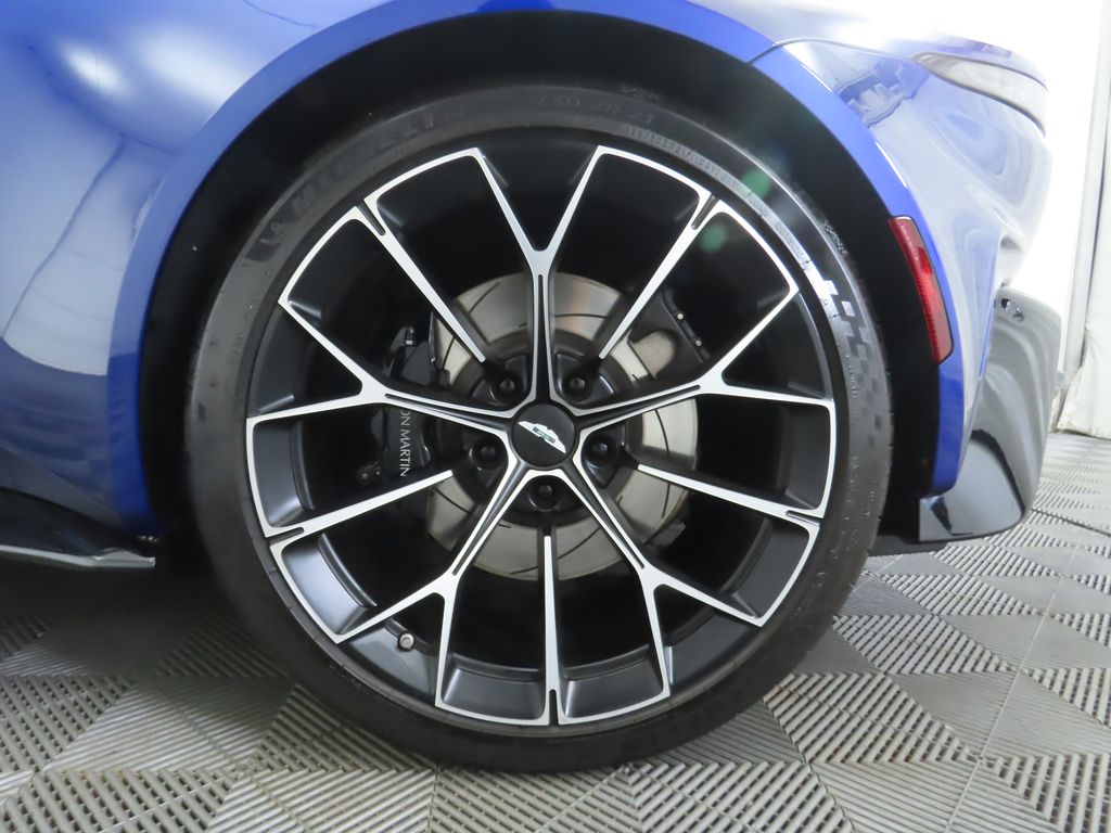 Thumbnail: 2025 Aston Martin Vantage - 28