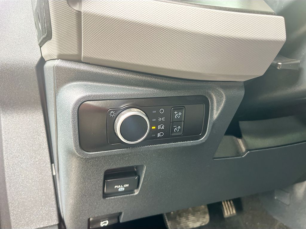 Used 2023 Gray Ford Base image 10