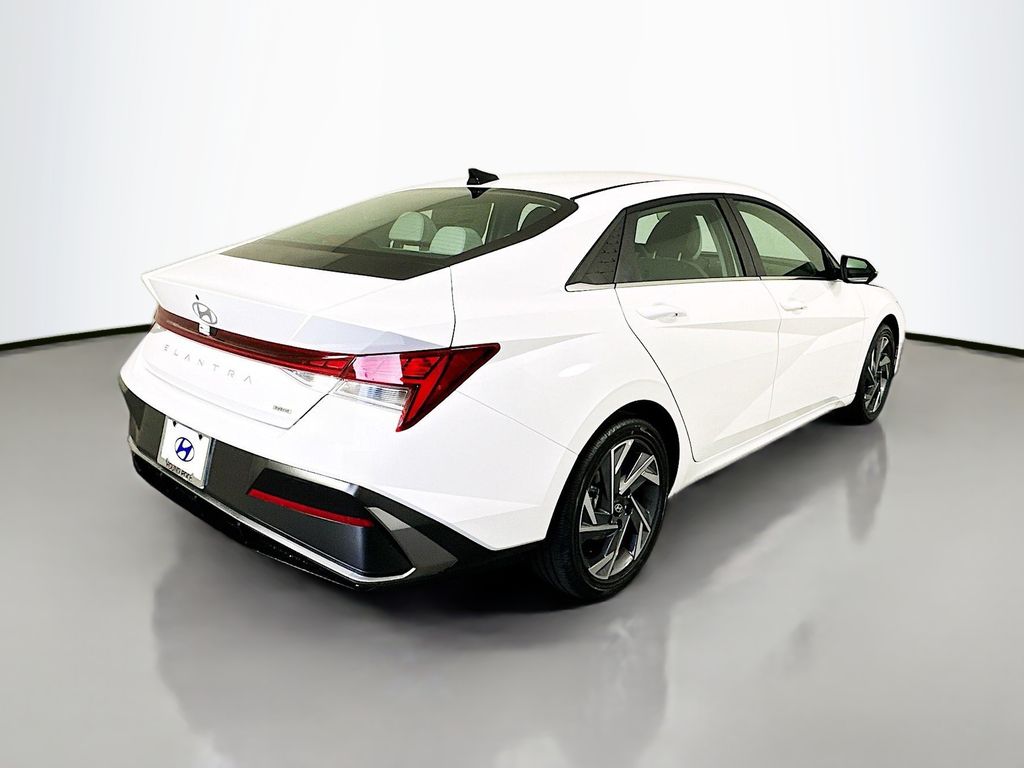 Thumbnail: 2025 Hyundai Elantra - 5