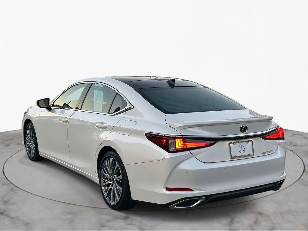 Thumbnail: 2021 Lexus ES - 11
