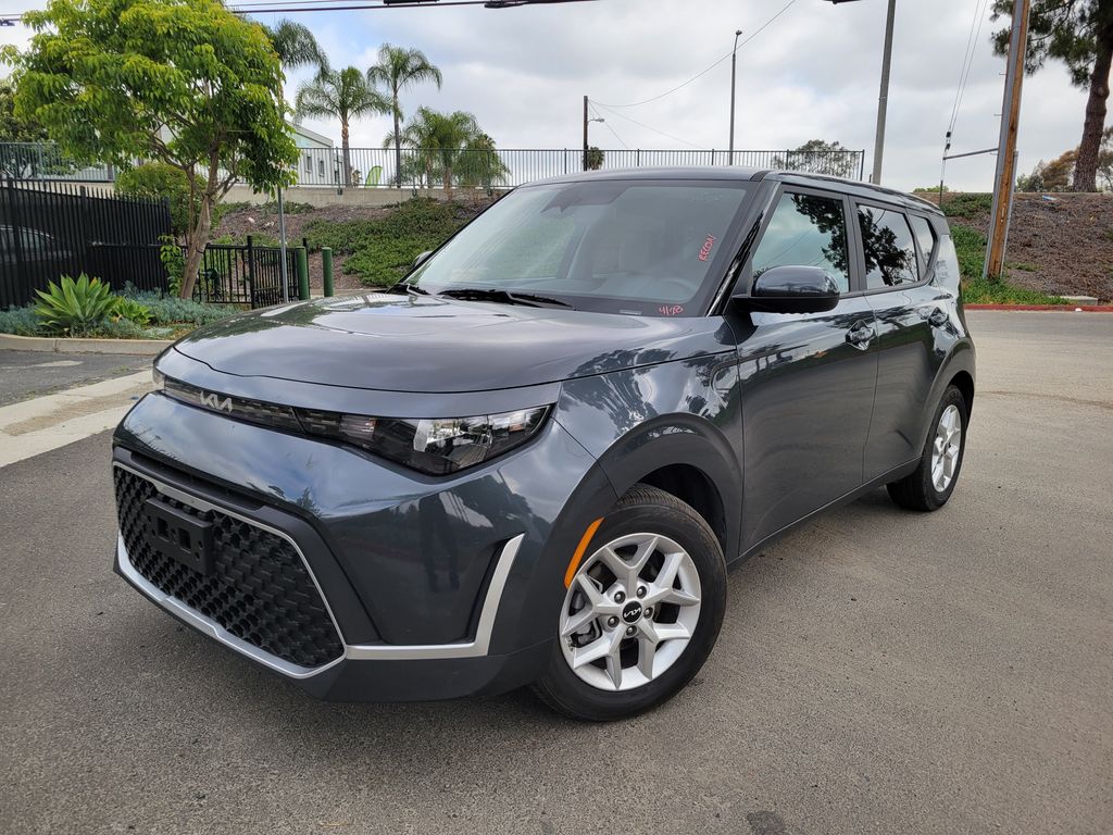 Gravity Gray 2025 Kia Soul LX FWD SUV / Crossover Front-Wheel Drive Continuously Variable Transmission