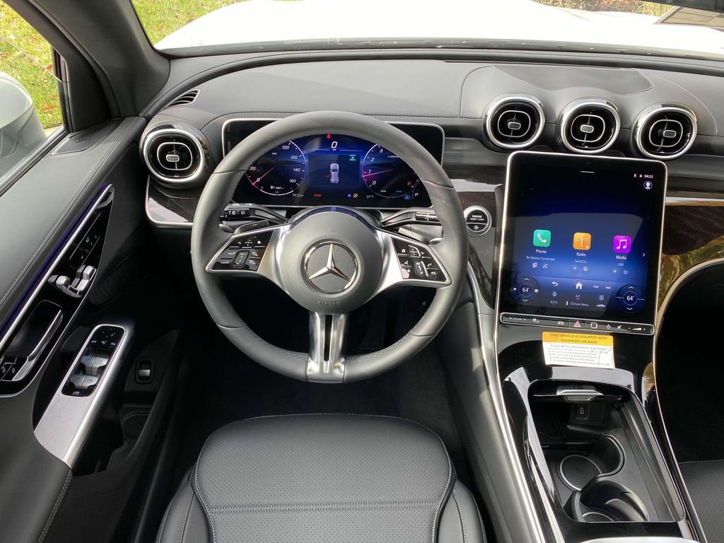 Thumbnail: 2025 Mercedes-Benz GLC - 22