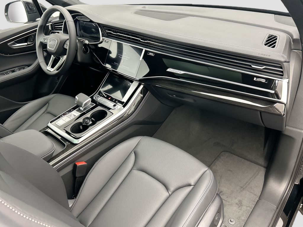 Thumbnail: 2026 Audi Q7 - 17