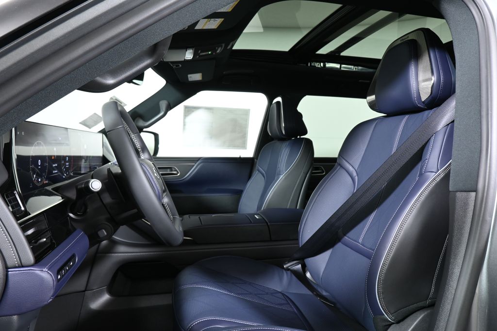 Thumbnail: 2026 INFINITI QX80 - 13