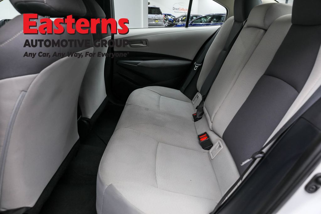 Used 2022 White Toyota LE image 20