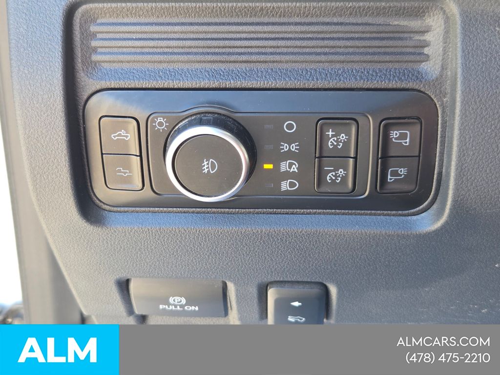 Used 2025 White Ford Platinum image 28