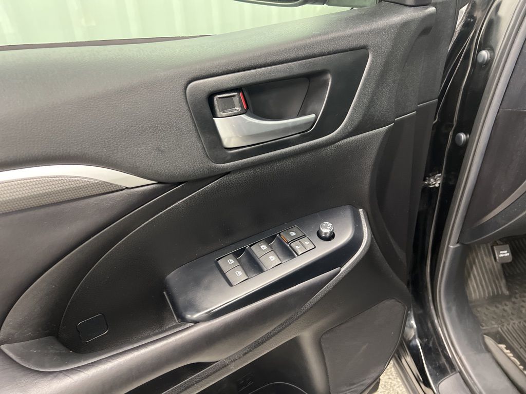 2019 Toyota Highlander SE Black at Cook Ford