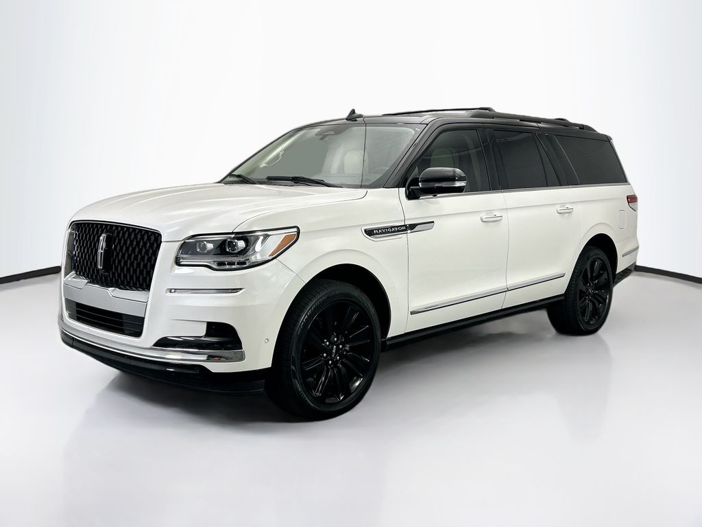 Thumbnail: 2023 Lincoln Navigator L - 1