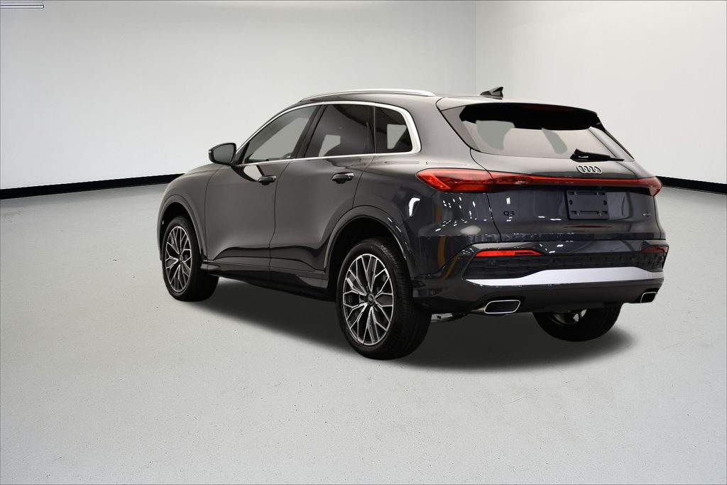 Thumbnail: 2025 Audi Q5 - 3