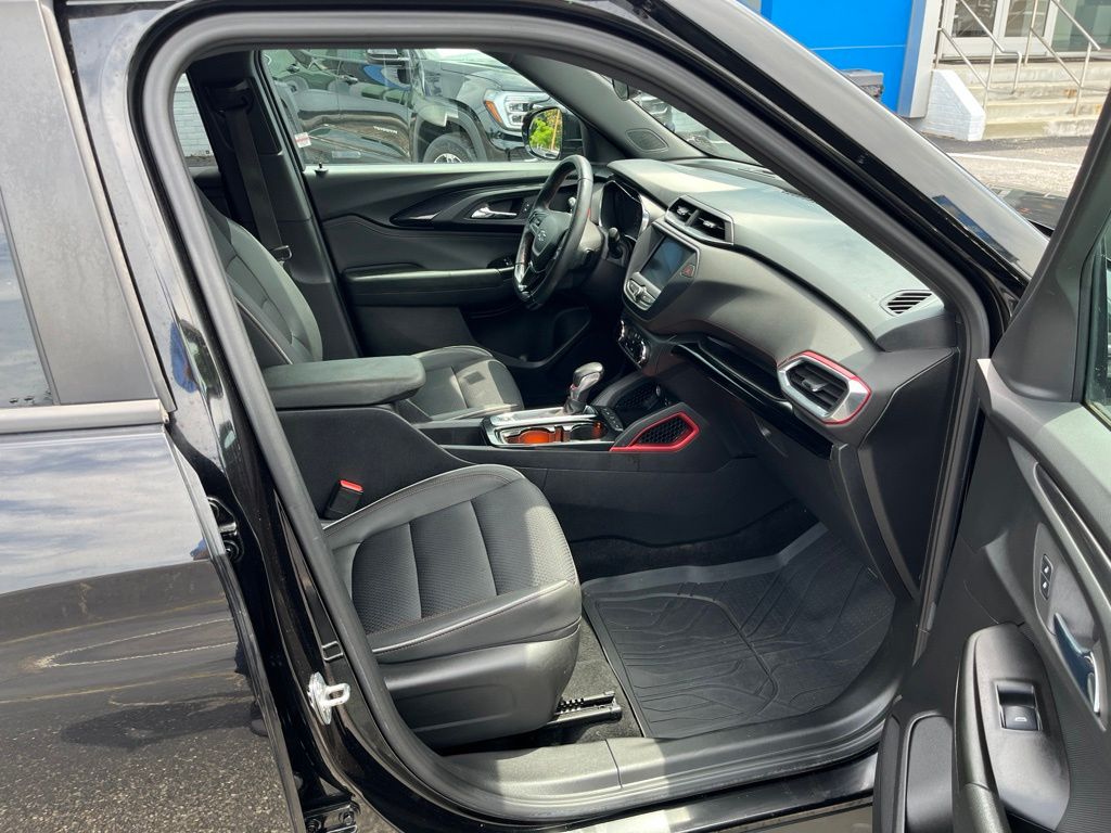 Used 2022 Black Chevrolet RS image 48
