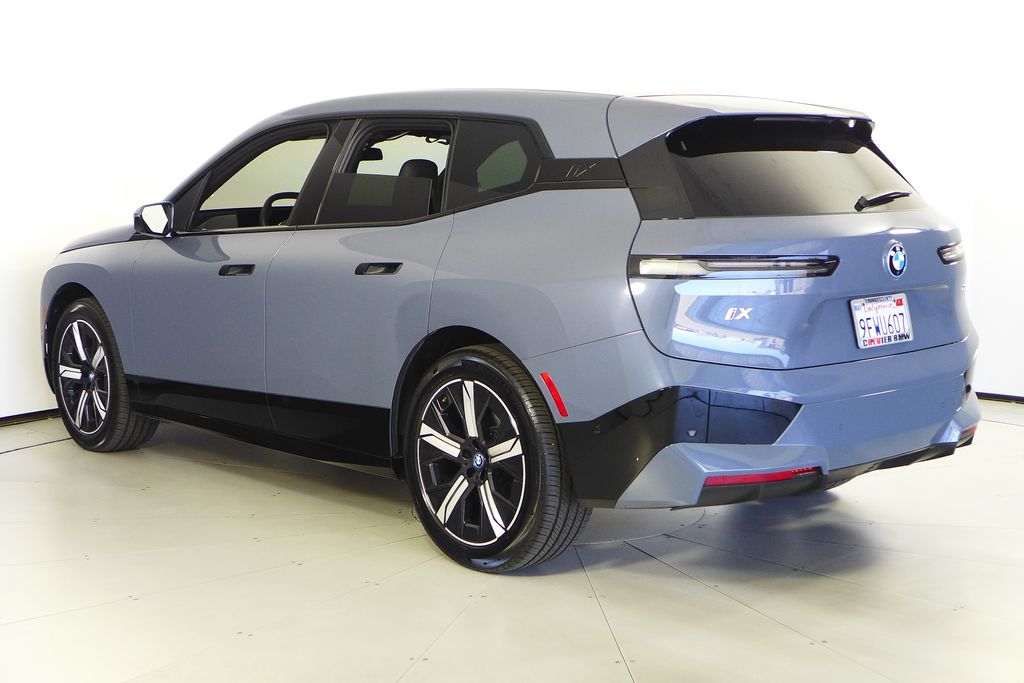 Thumbnail: 2023 BMW iX - 8