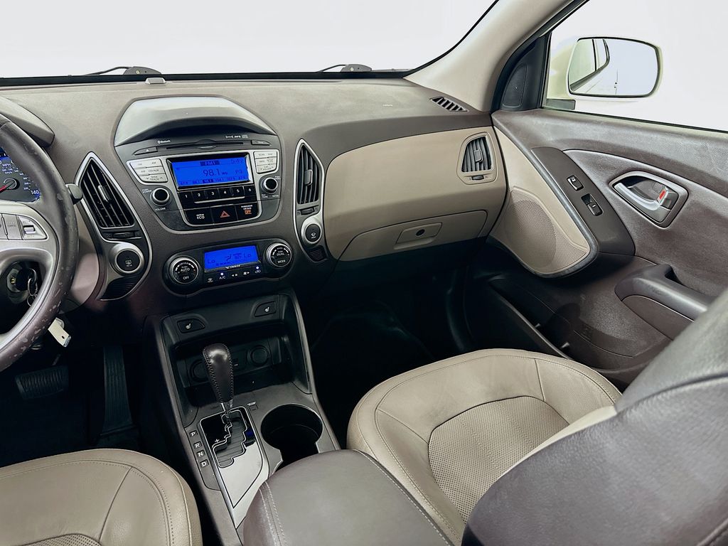 Thumbnail: 2012 Hyundai Tucson - 22