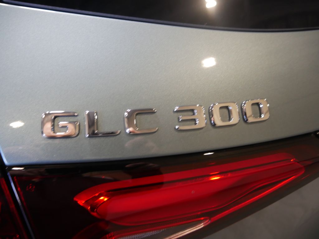 Thumbnail: 2026 Mercedes-Benz GLC - 9