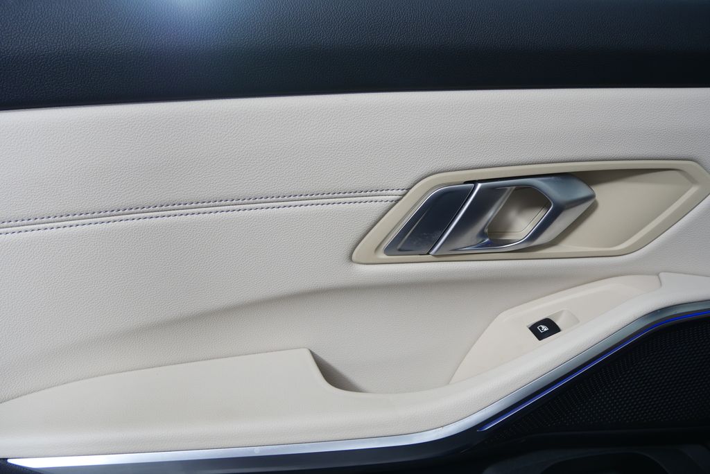 Thumbnail: 2022 BMW 3 Series - 14
