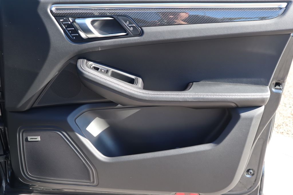 Thumbnail: 2024 Porsche Macan - 23