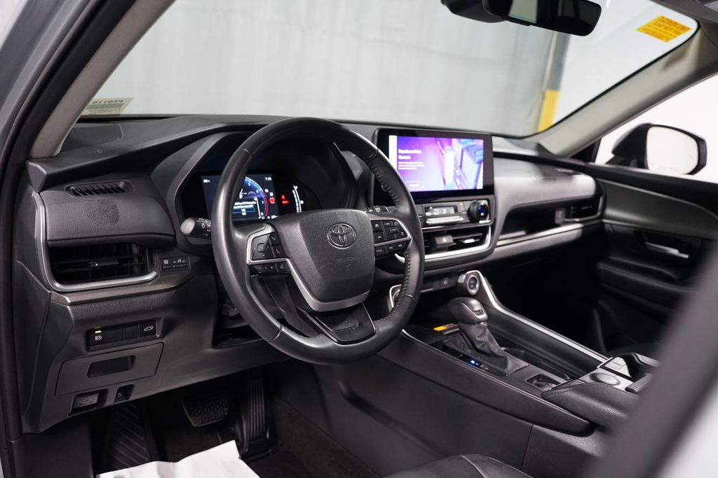 Thumbnail: 2024 Toyota Grand Highlander - 11