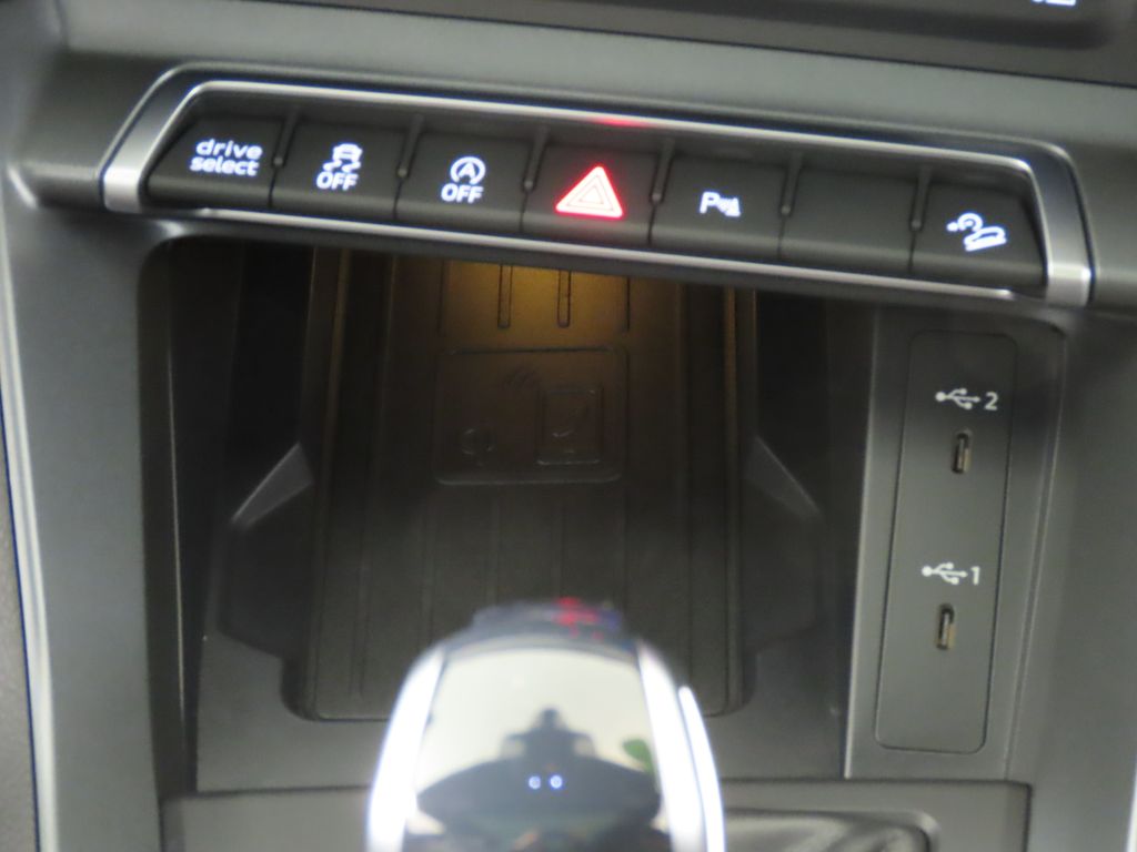 Thumbnail: 2025 Audi Q3 - 23