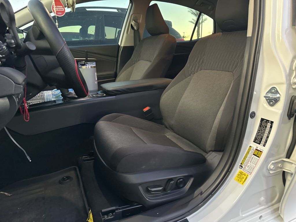 2025 Toyota Camry LE 6