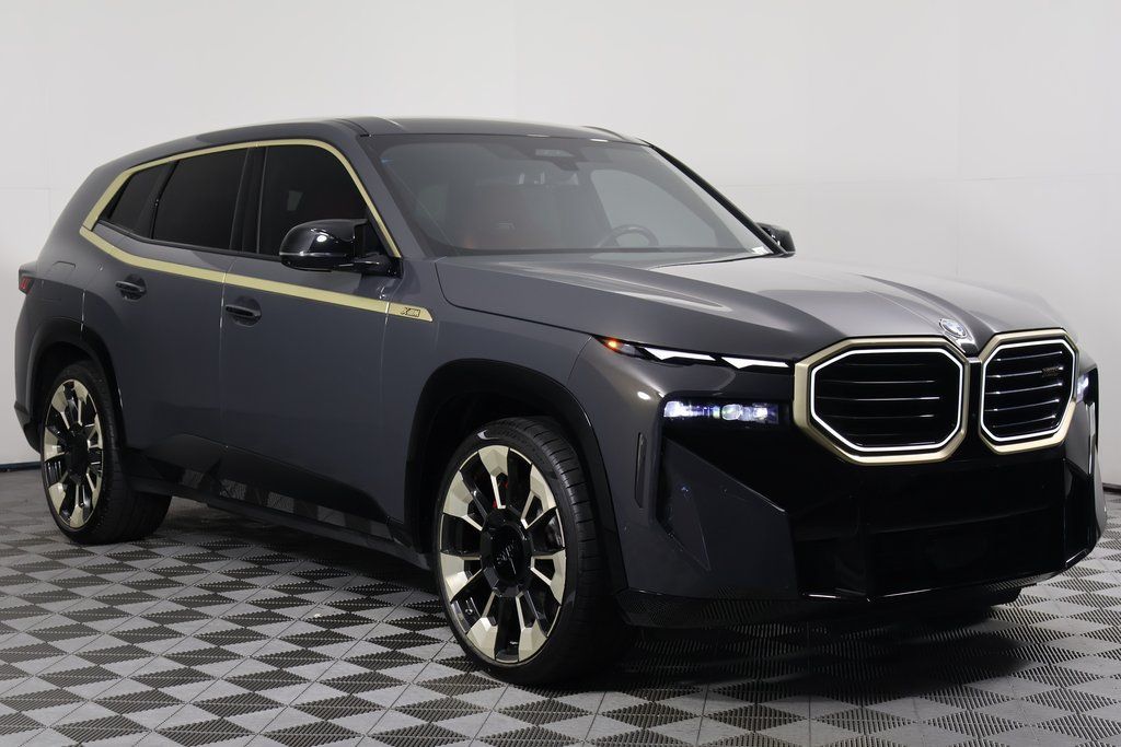 Thumbnail: 2023 BMW XM - 3
