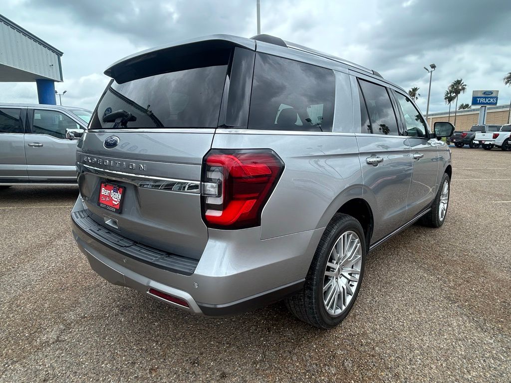 Used 2023 Silver Ford Limited image 6