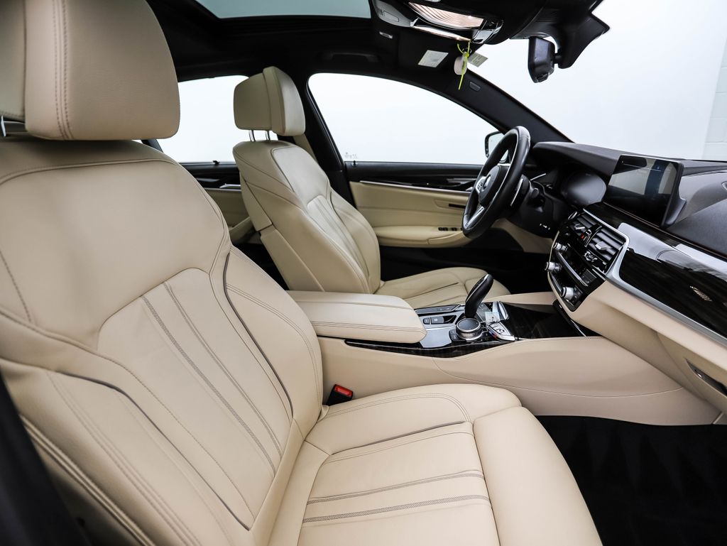 Thumbnail: 2020 BMW 5 Series - 31