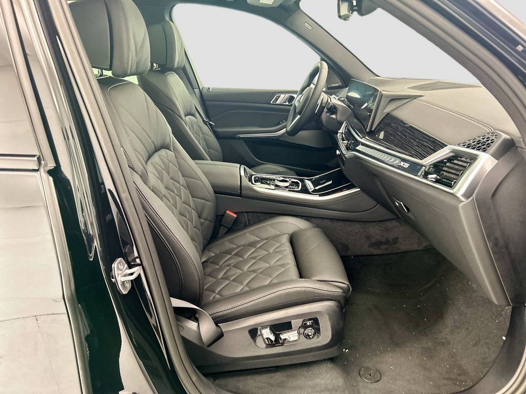 Thumbnail: 2026 BMW X5 - 19