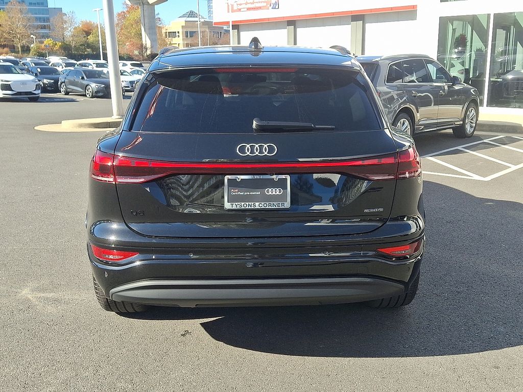 Thumbnail: 2025 Audi Q6 e-tron - 5