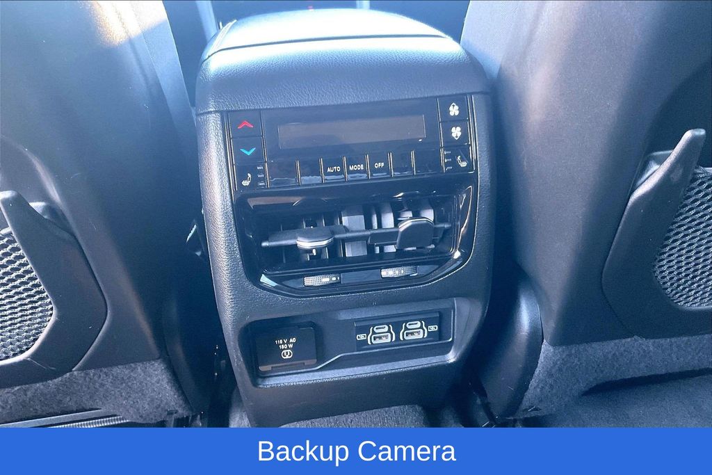 JeepGrand Cherokee L16