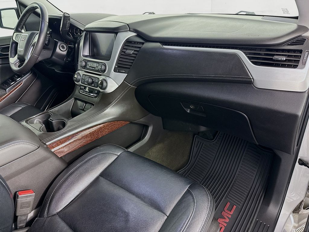 Thumbnail: 2015 GMC Yukon - 17