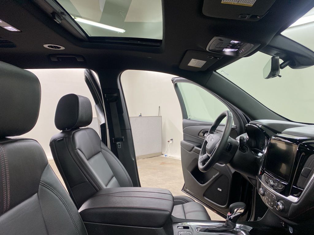 2023 Chevrolet Traverse RS photo