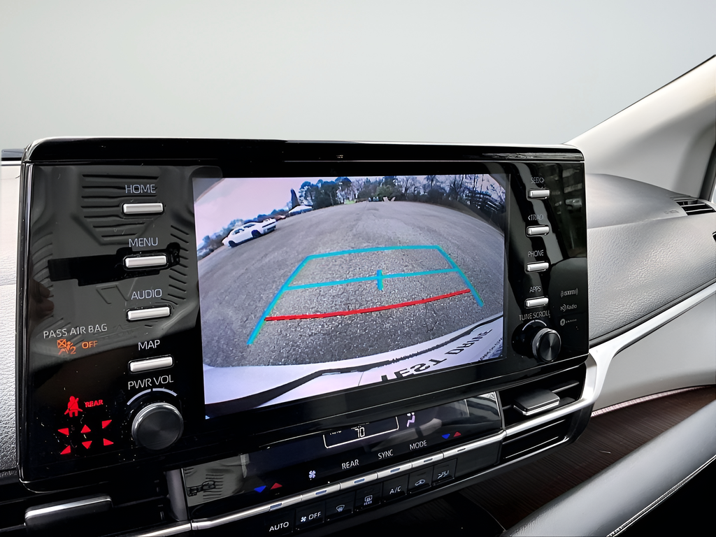 Used 2023 Toyota Sienna LE 4D Passenger Van