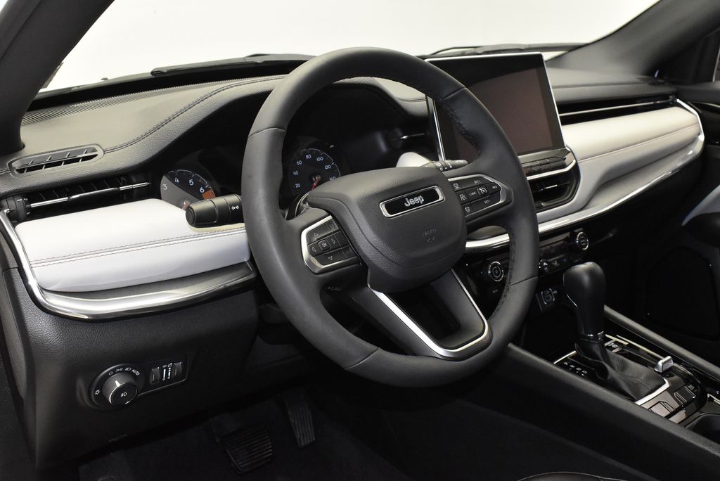 2024 Jeep Compass Limited 16