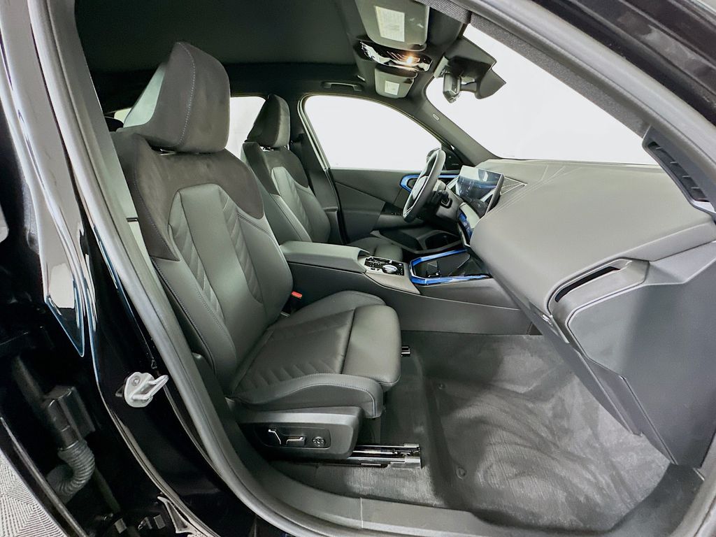 Thumbnail: 2025 BMW X3 - 27