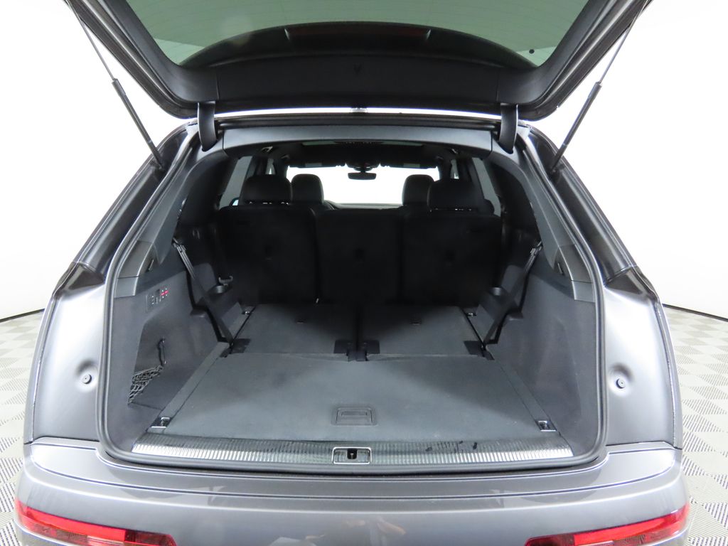 Thumbnail: 2025 Audi Q7 - 31