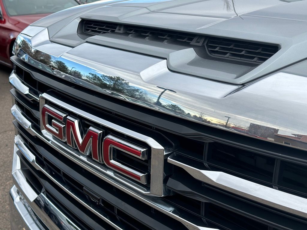 2024 GMC Sierra 2500HD SLT 8