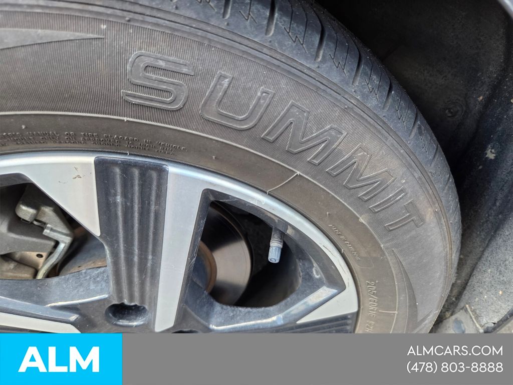 Used 2024 Gray Nissan SV image 17