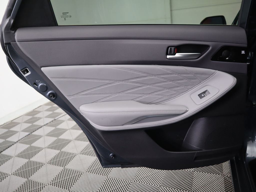 Thumbnail: 2021 Toyota Avalon - 27